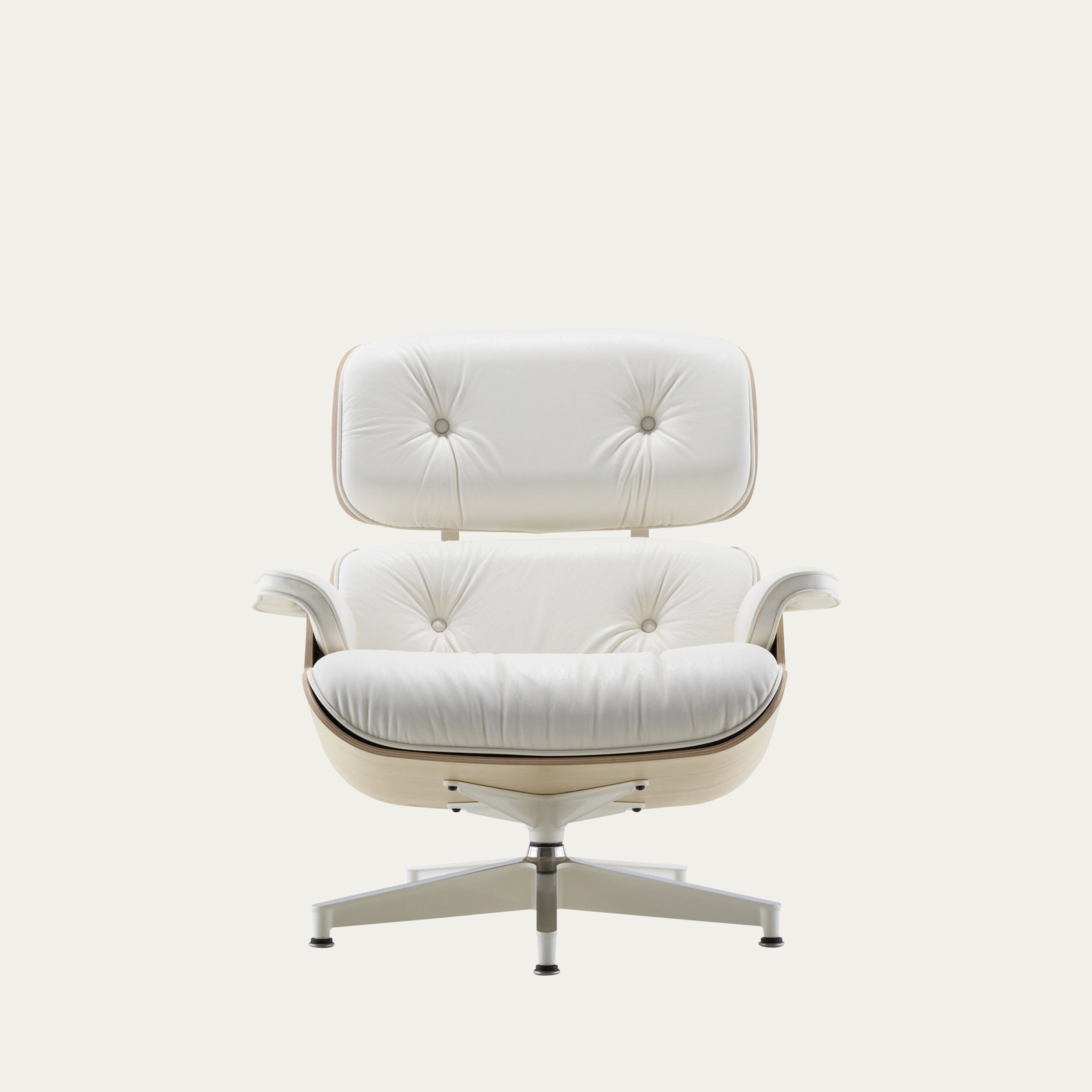 Frontansicht des Eames Lounge Chair von Charles & Ray Eames mit weißer Lederpolsterung und hellem Holz