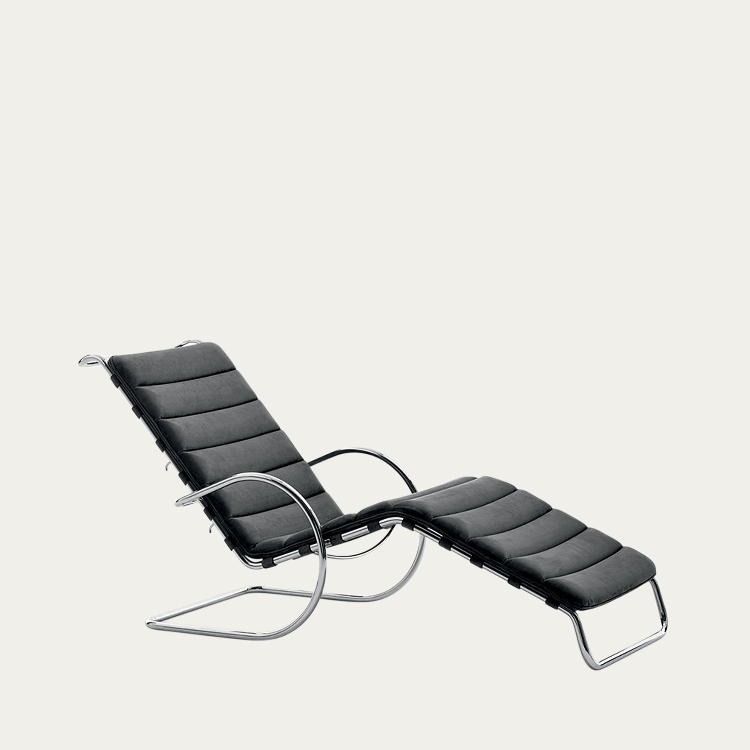 Schwarze MR Adjustable Chaise Longue von Mies van der Rohe, verstellbare Liege mit segmentierter Polsterung und Chromrahmen