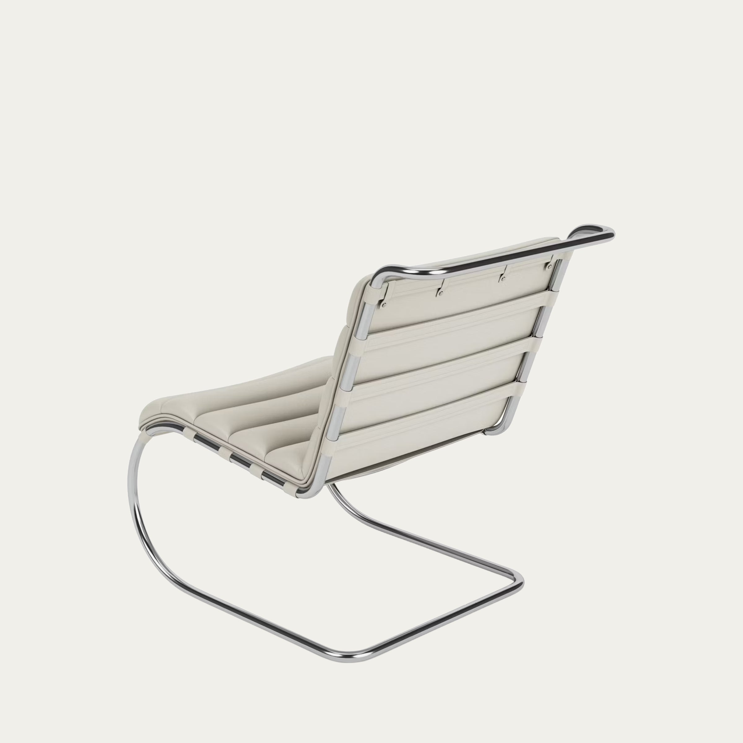 Rückansicht des MR Lounge Chairs von Mies van der Rohe – verchromter Stahlrahmen und horizontale Polsterung aus weißem Leder