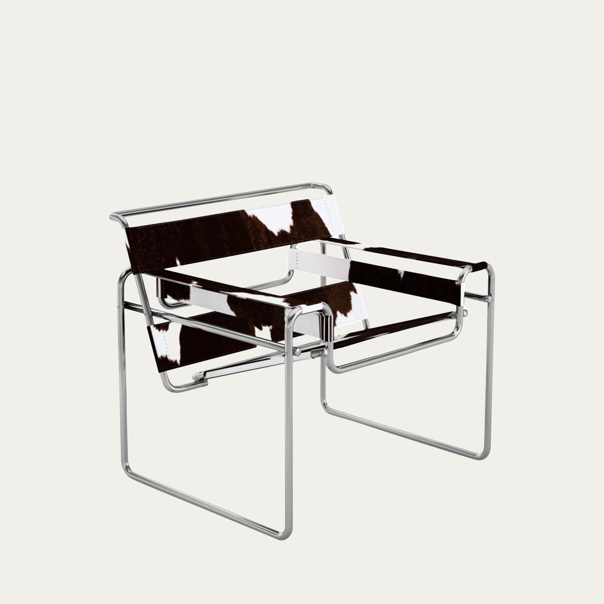 Ansicht des S34 Freischwingers Wassily Sessels von Marcel Breuer mit Kuhfellbespannung – luxuriöser Bauhaus-Stuhl aus Stahlrohr