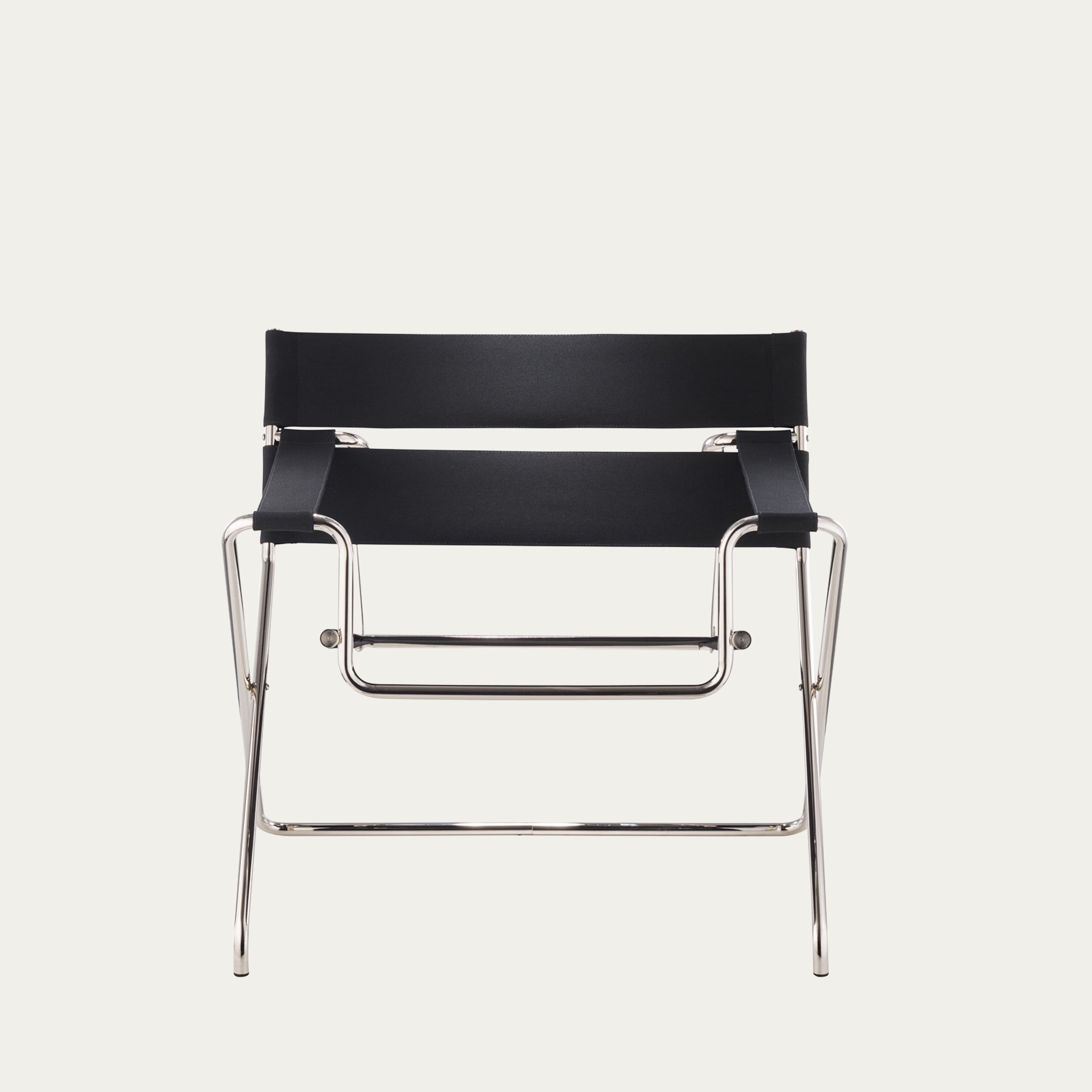 Frontansicht des schwarzen D4 Klappsessels von Marcel Breuer, faltbarer Stahlrohrstuhl mit schwarzem Canvas