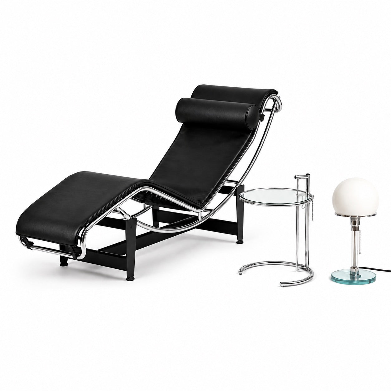 Angebot des Monats – LC4 Liege, E1027 Tisch & WG24 Leuchte