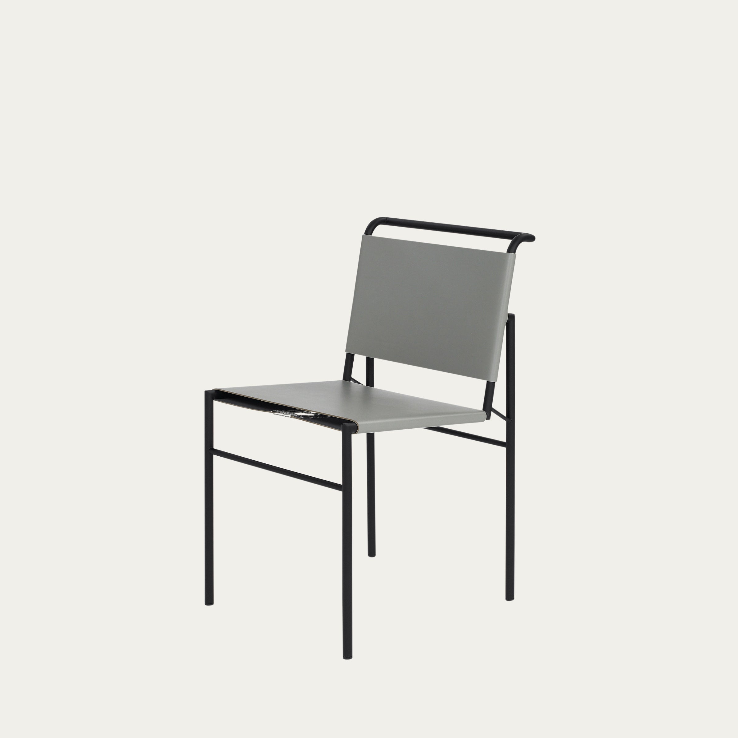 Schwarzer Roquebrune Stuhl von Eileen Gray mit reduzierter Form, Stahlrahmen und gespannter Sitzfläche