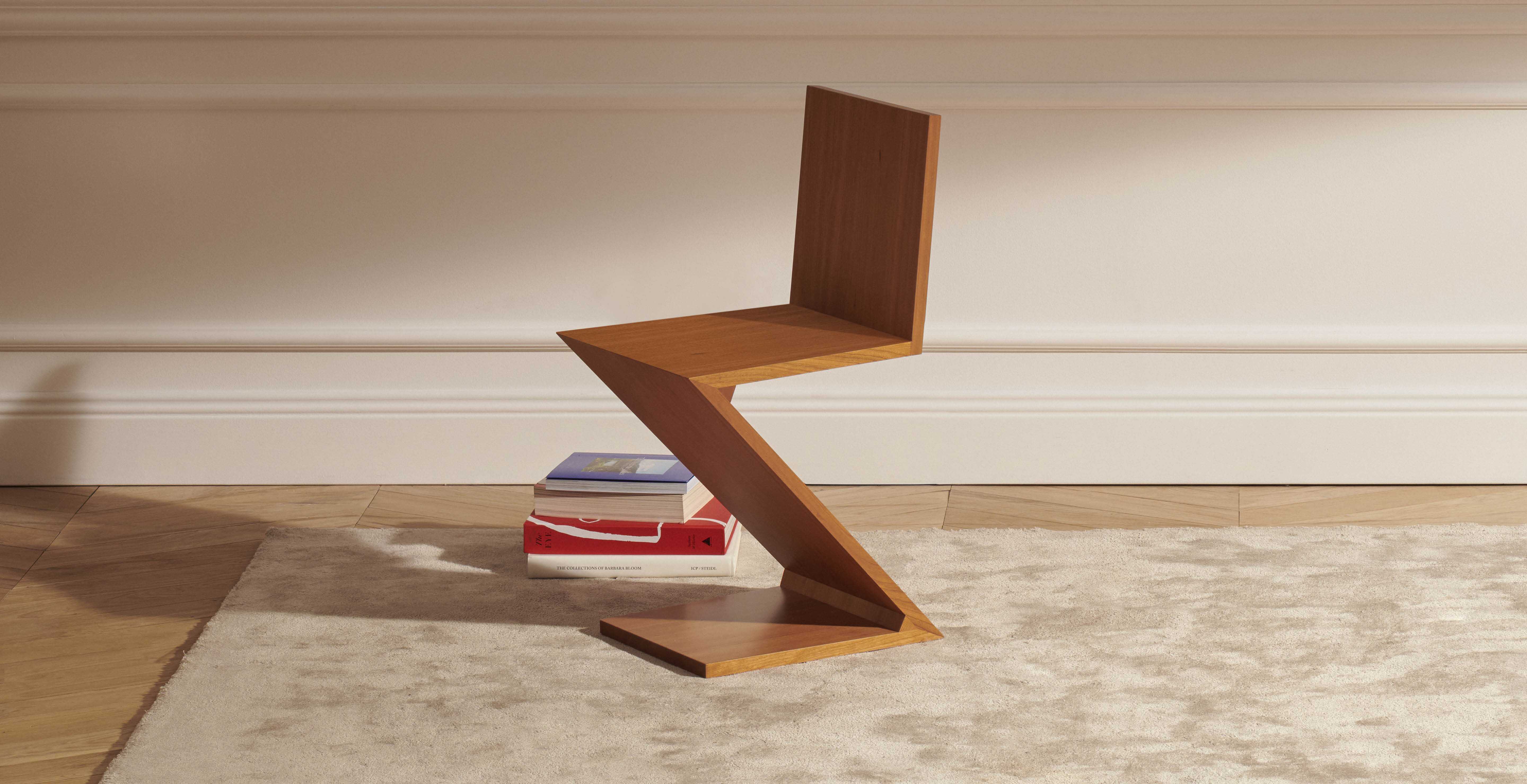 Zig Zag Stuhl von Gerrit Thomas Rietveld – ikonischer Bauhaus Designklassiker aus Holz